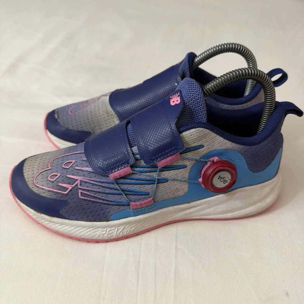 New Balance Size 5 Youth Or Women's Sz 6 Sneakers Blue‎ and Pink Athletic Design